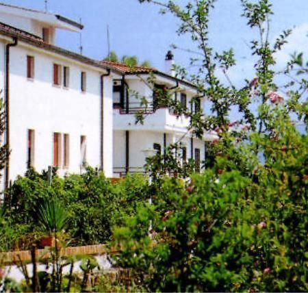 Residence Oasi Briatico Exterior photo